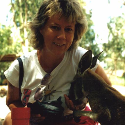 Helen med knguru i Caversham zoo